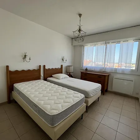 Face - Parking Apartment Les Sables-d'Olonne